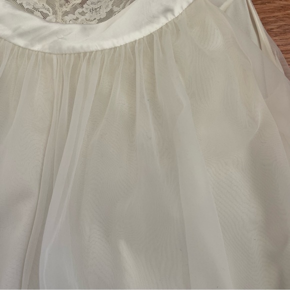 VINTAGE Vanity Fair Lace Sleeveless White Cream Chiffon Nightgown XS - Picture 8 of 8